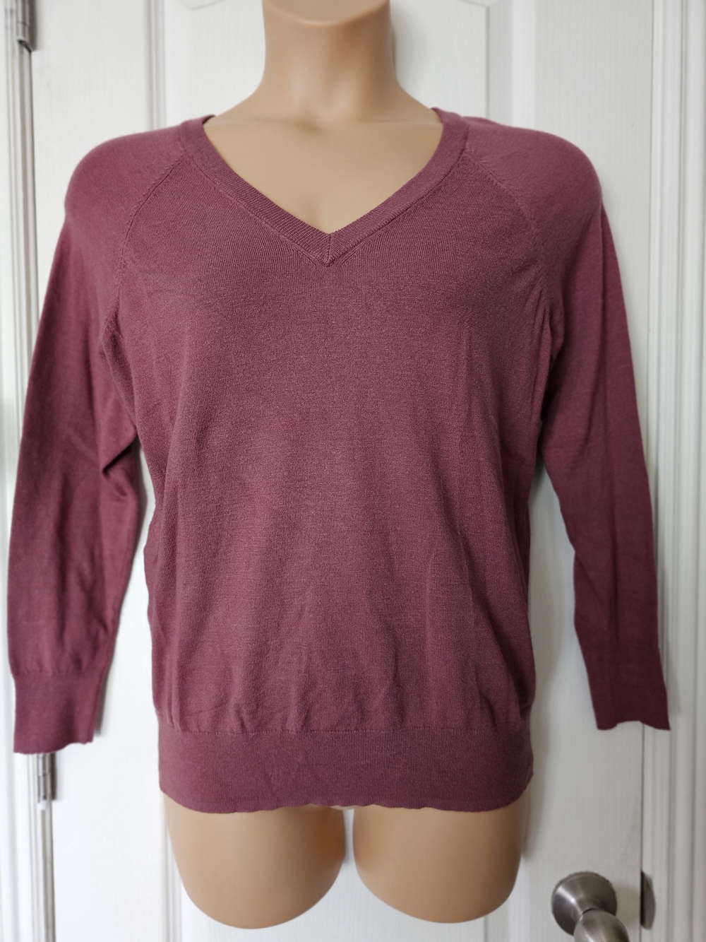 Torrid NWOT Sz 00 V-Neck Women's Sweater in Burgundy